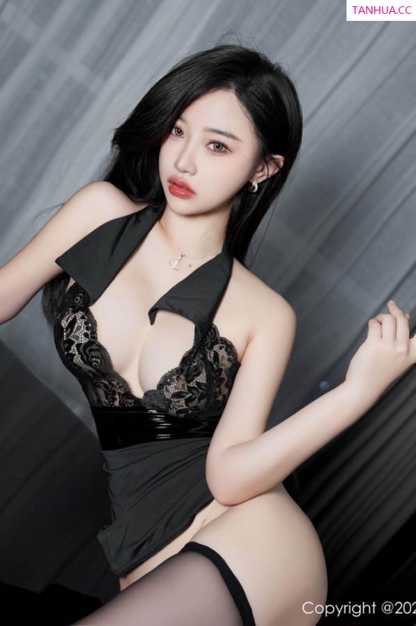   [XiuRen]高清写真图 2023.06.12 No.6900 妙可可Cheese 黑丝美腿第77张图片